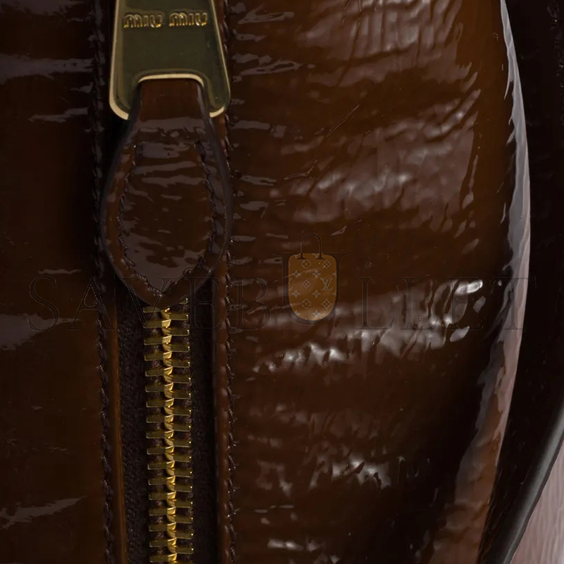 MIU MIU NAPLAK PATENE LEATHER POUCH 5NE841 (18.5*14*10cm)